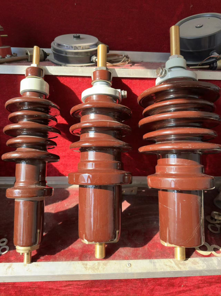 TRANSFORMER BUSHING