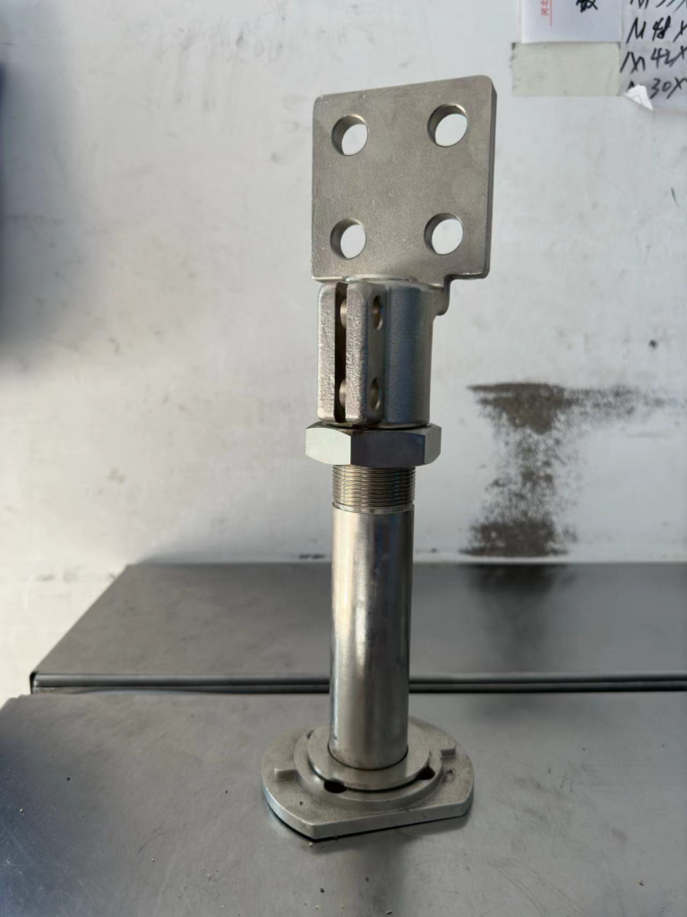 HIGH AND LOW VOLTAGE CONDUCTIVE ROD