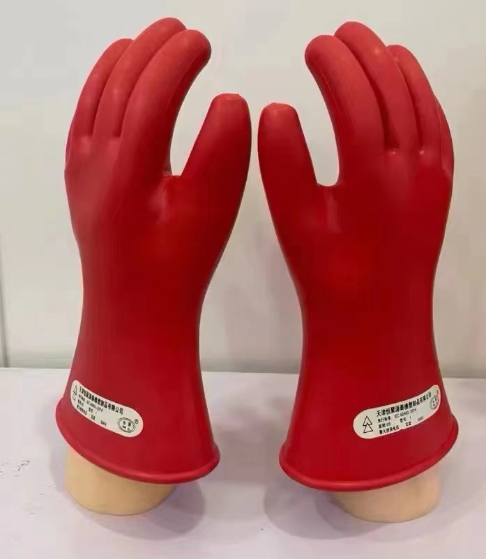 Insulating gloves