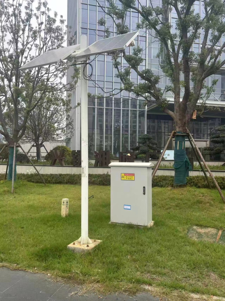 Solar-Powered Intelligent Drainage System