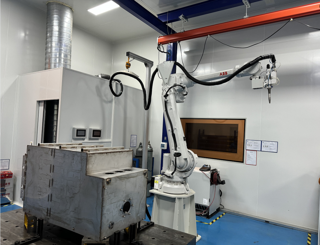 WELDING ROBOT
