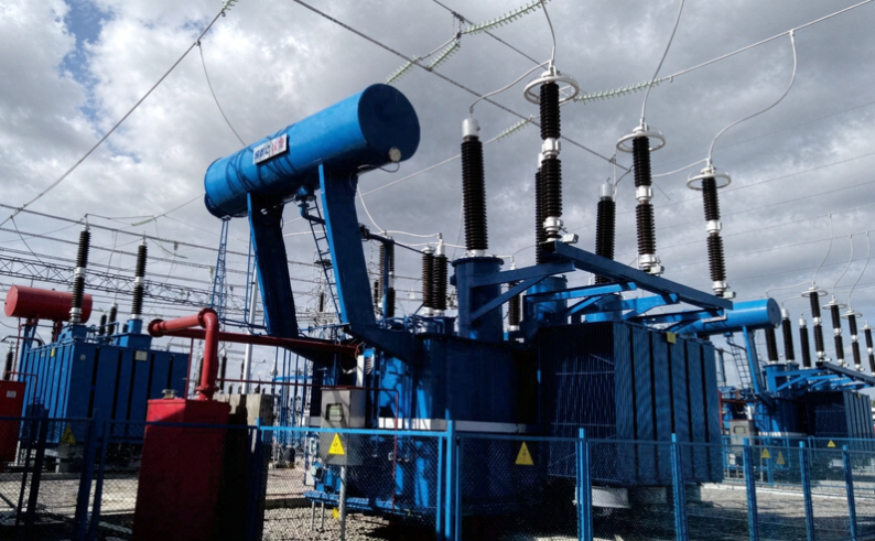 OIL-IMMERSED TRANSFORMER