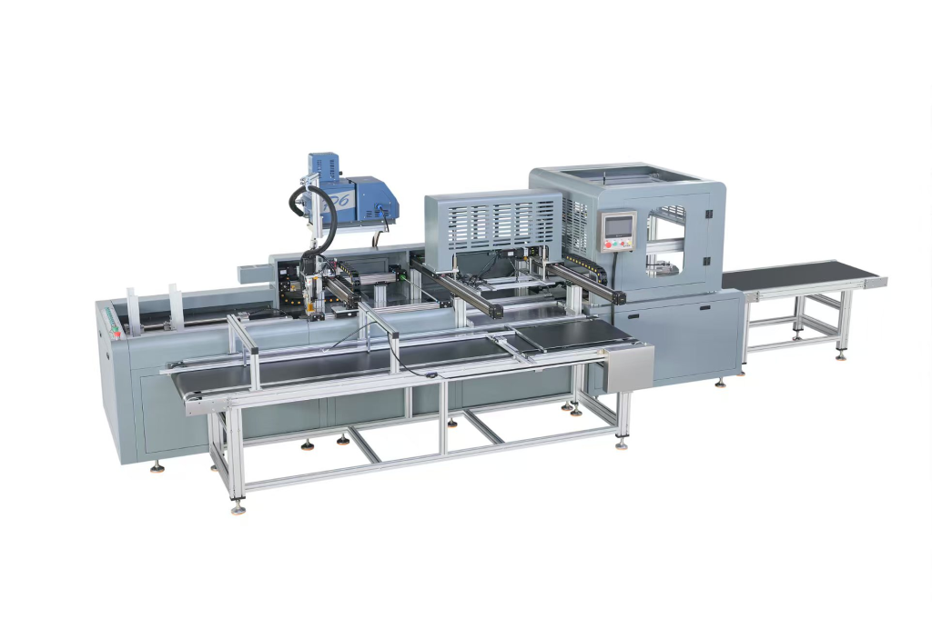 FULLY AUTOMATIC ASSEMBLY AND FORMING MACHINE