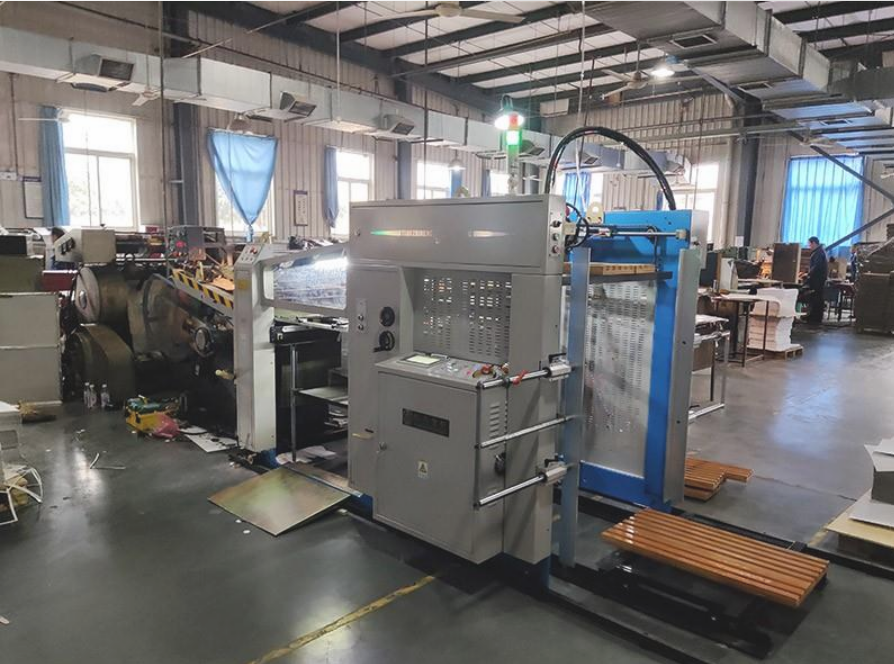 压痕模切烫金机械手 WEIFANGWANMAKEJI