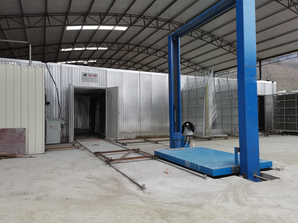 TRACK TYPE VENEER DRYING KILNS