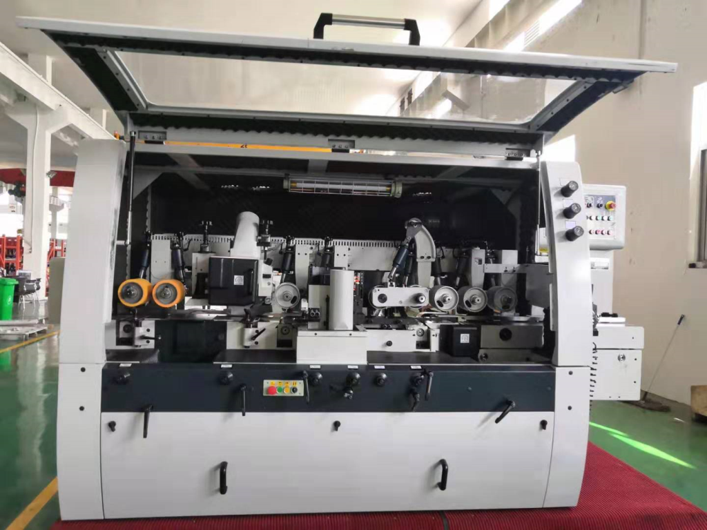 FOUR SIDED MOULDER